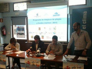 «Calvià es mulla» per mantenir net el litoral.