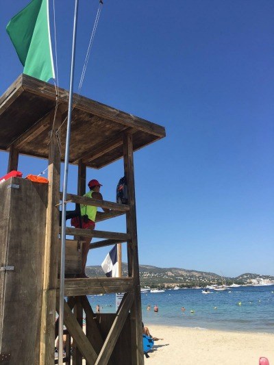 Vetlant per la seguretat a les platges de Calvià.