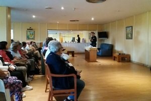 Xerrades de seguretat per turistes de l'IMSERSO.