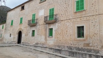 Recuperació d'elements a la finca de Galatzó.