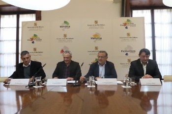 Mallorca Walking Event duu mil senderistes.