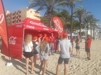 Jornada de neteja a la platja de Magaluf.