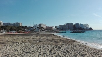 Recol·locació de l'arena a la platja de Magaluf.