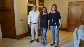 El batle i la presidenta del Govern es reuneixen.