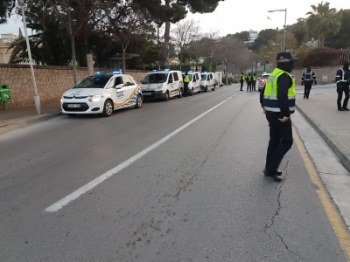 La Policía Local garanteix el control als carrers.