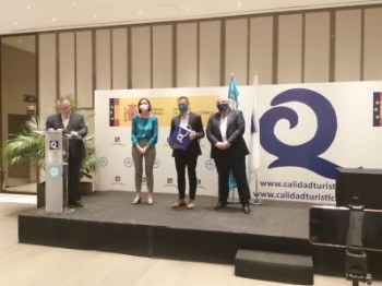 15 platges de Calvià revaliden la Q de Qualitat.