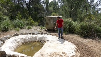 Dos nous observatoris d'ocells a la finca Galatzó.