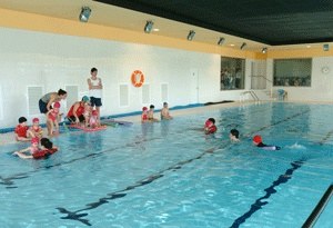 Oberta la nova piscina coberta de Son Ferrer.