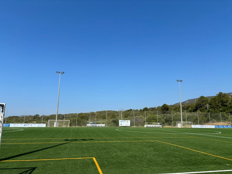 Calvià impulsa l'eficiència energètica amb la renovació LED de la il·luminació a diverses instal·lacions esportives municipals.