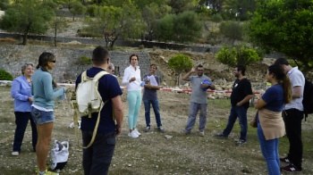 British journalists visit the Galatzó estate.