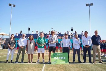 Tsitsipas wins the trophy in Santa Ponça.