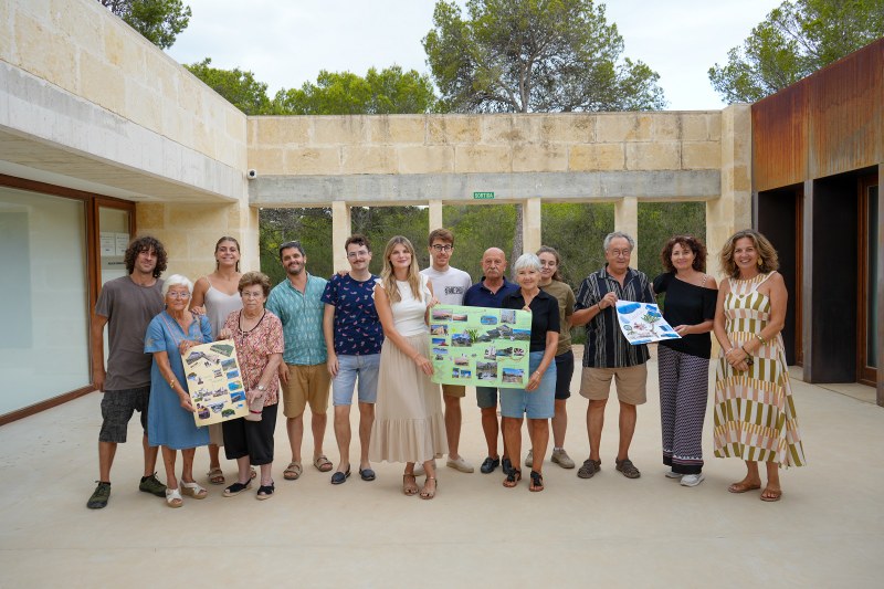 Intergenerational action: seniors and young people from Calvià come together around the municipality’s heritage.