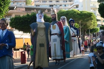 Encuentro de Gegants y Entrega de Estandartes.