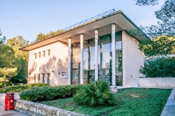 Becas para estudiantes 2º Bachillerato y titulados.