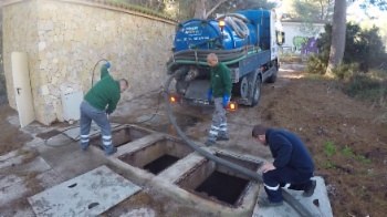 Retiran 25 t. de residuos de red de saneamiento.