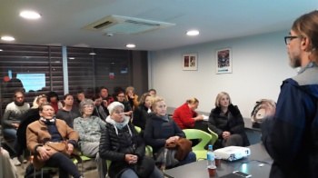 Charla informativa sobre colonias de gatos.