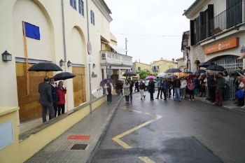 A los propietarios legítimos de Sa Societat.