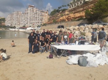 Recogidos 153 kg de residuos en la playa del Toro.