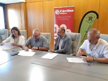 Servicio de reciclaje y tratamiento de ropa.