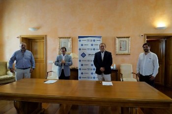 Firma convenio Biodibal entre Ajuntament y UIB.