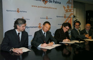  Foto firma convenio Targeta Ciutadana